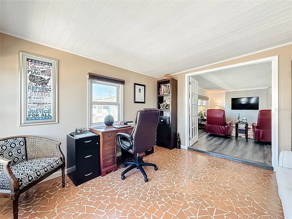 10101 N Lake Drive Largo FL 33773