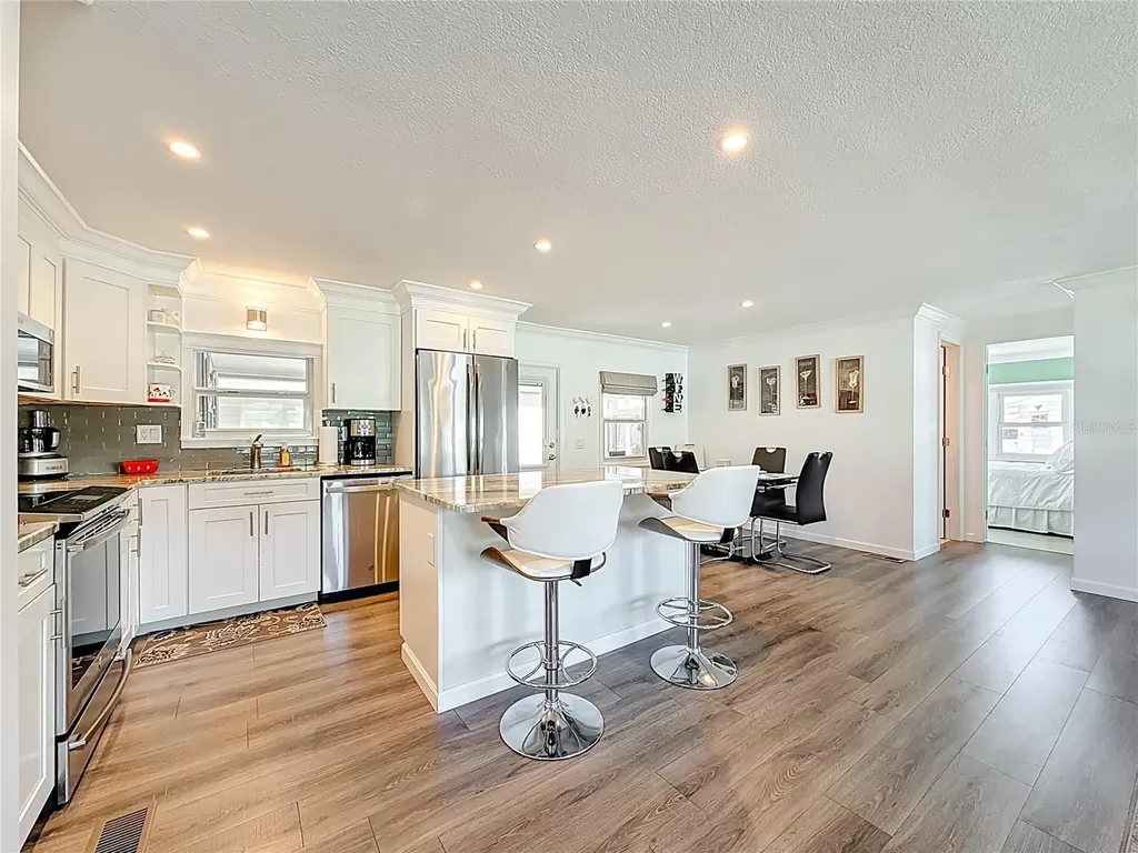 10101 N Lake Drive Largo FL 33773