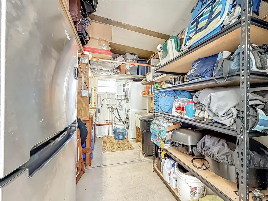 10101 N Lake Drive Largo FL 33773