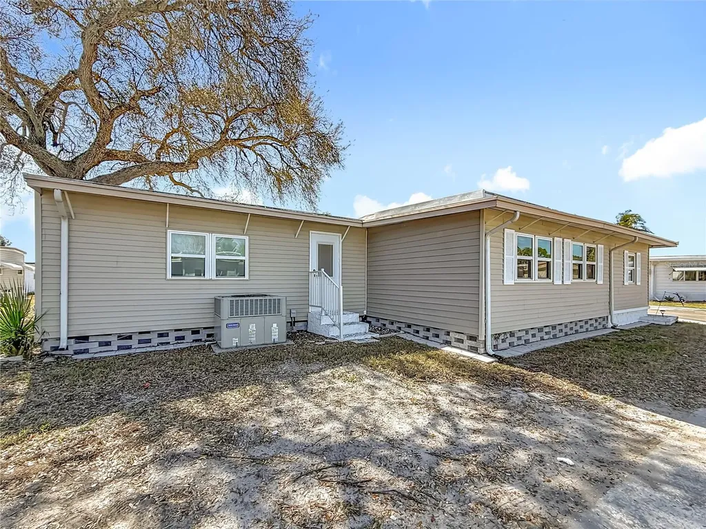 10101 N Lake Drive Largo FL 33773