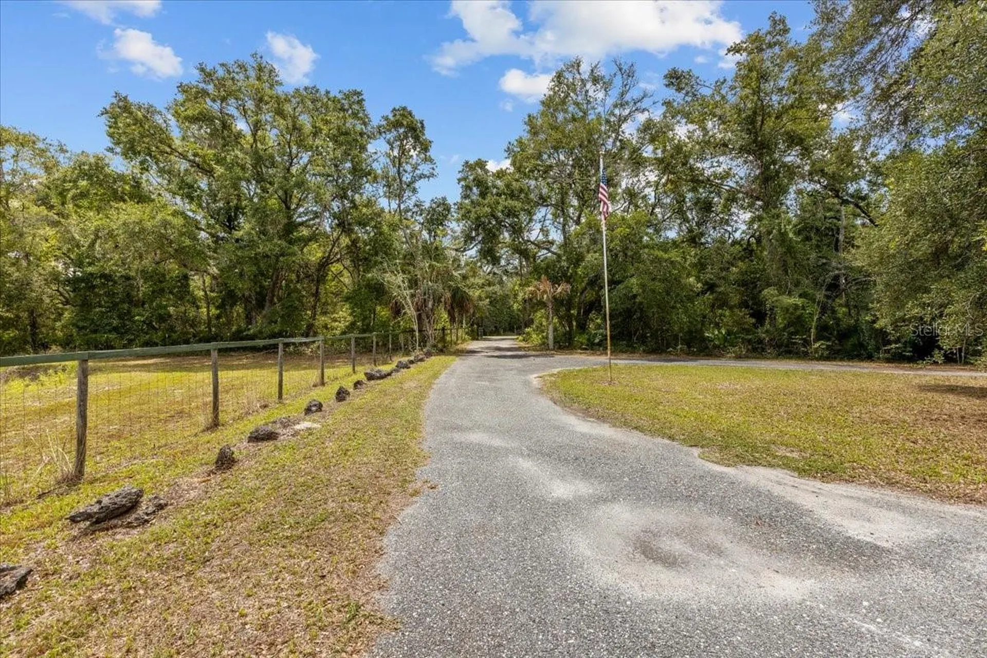 303/305 NE 290th Avenue Old Town FL 32680