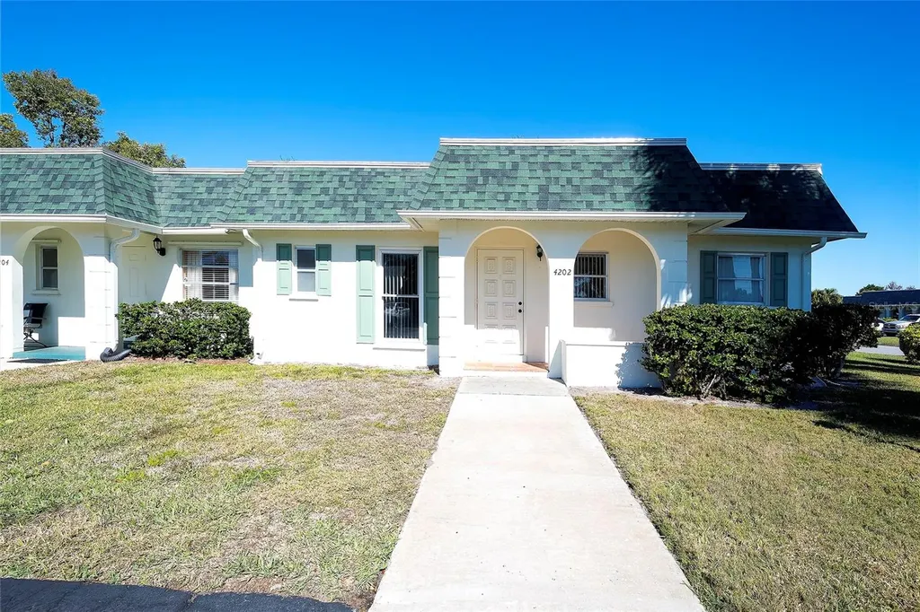 4202 35th Avenue W Bradenton FL 34205
