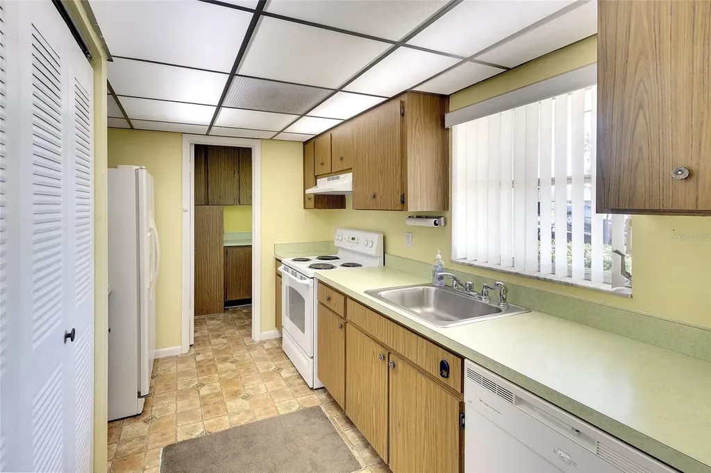 4202 35th Avenue W Bradenton FL 34205