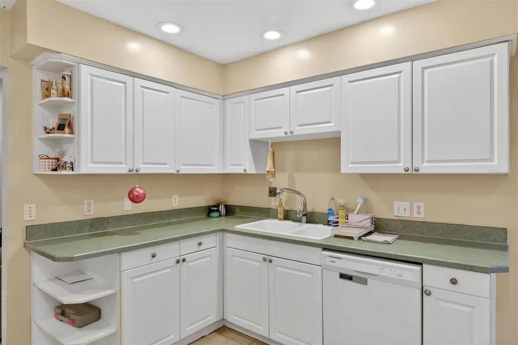 305 NW 28th Street Gainesville FL 32607