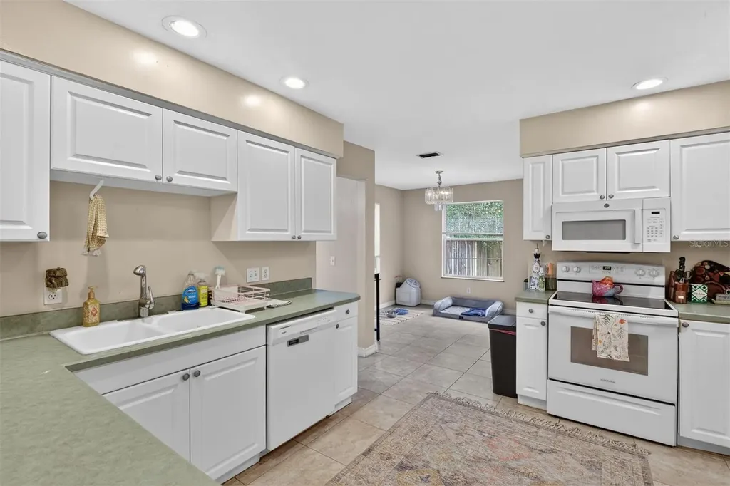 305 NW 28th Street Gainesville FL 32607
