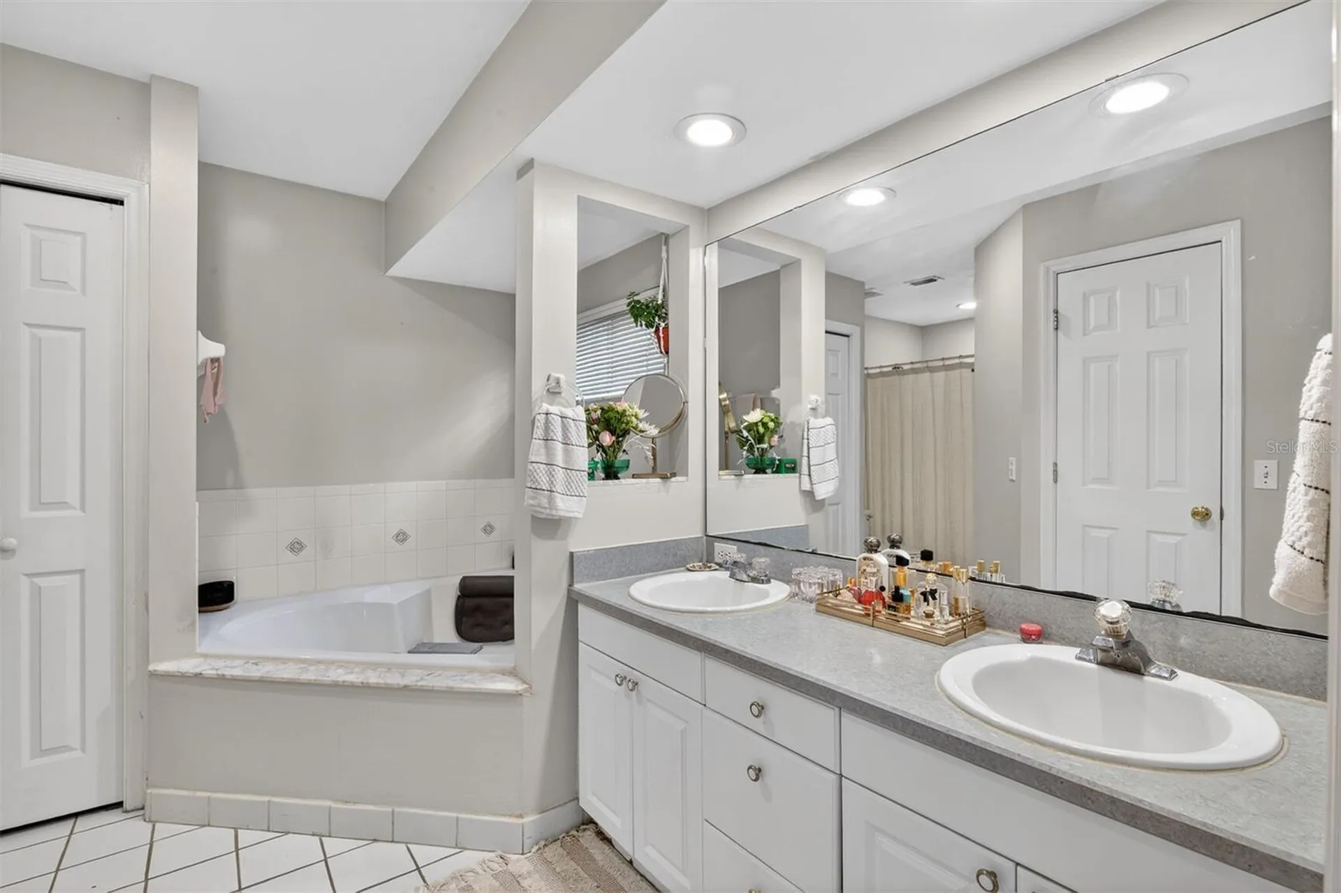305 NW 28th Street Gainesville FL 32607