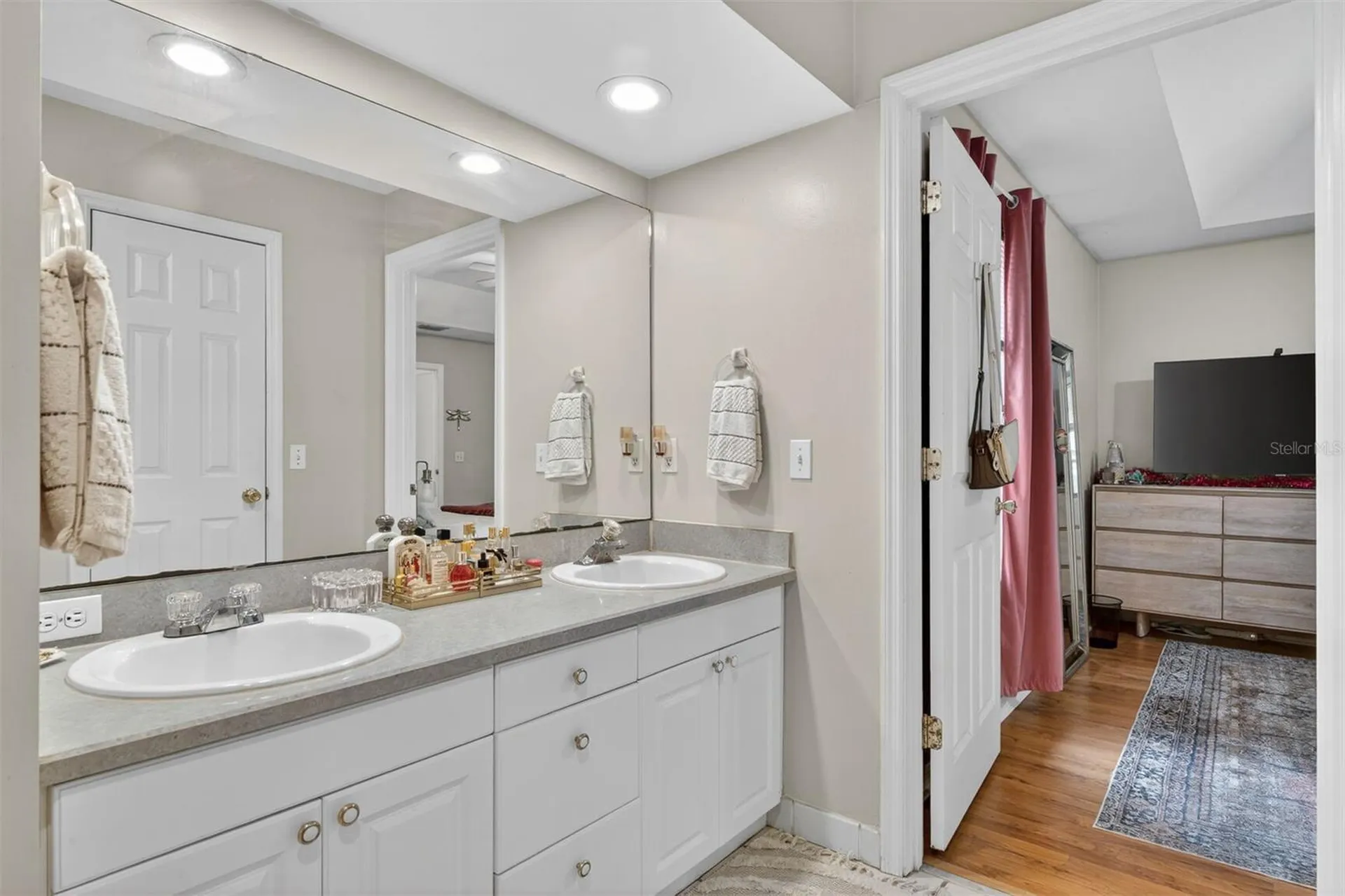 305 NW 28th Street Gainesville FL 32607