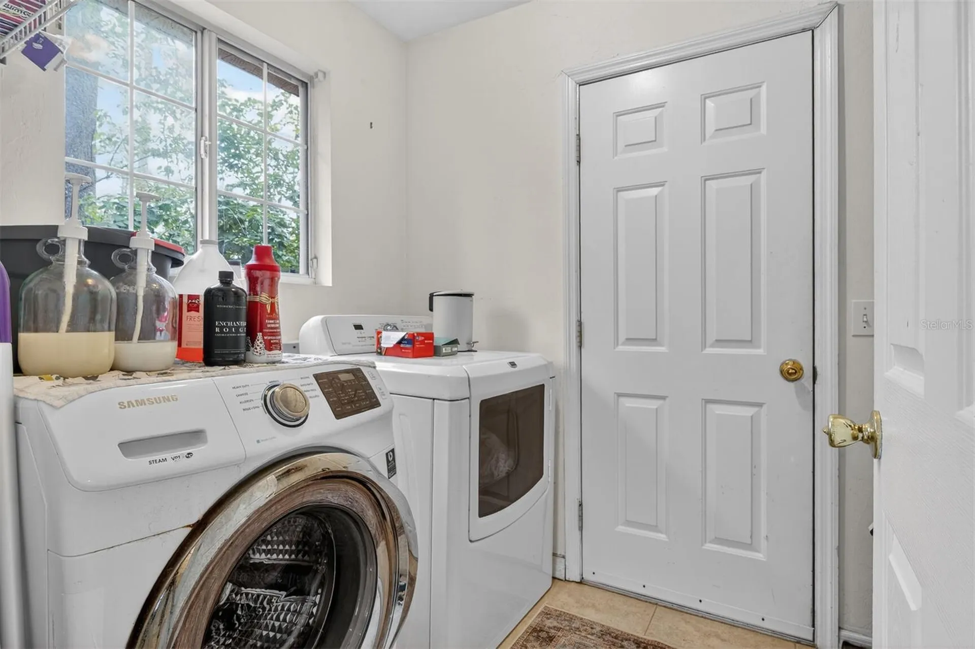 305 NW 28th Street Gainesville FL 32607