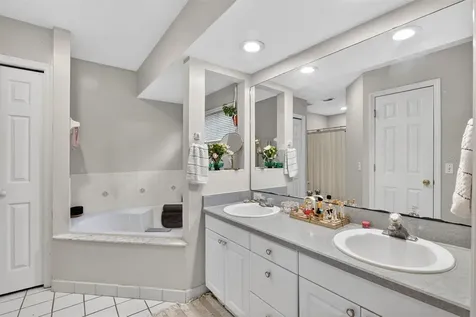 305 NW 28th Street Gainesville FL 32607