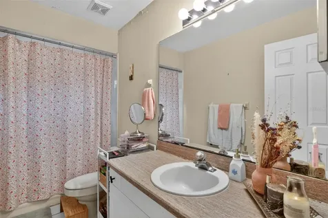305 NW 28th Street Gainesville FL 32607