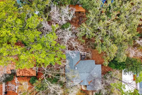 305 NW 28th Street Gainesville FL 32607