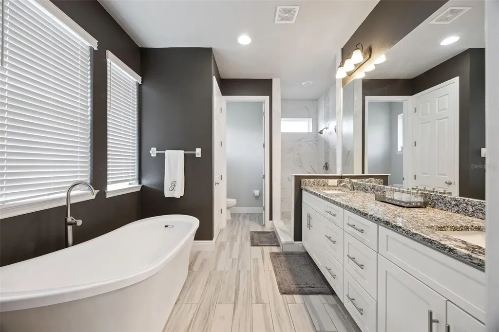 135 E Crystal Lake Street Orlando FL 32806