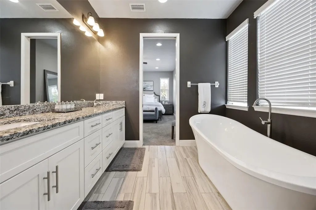 135 E Crystal Lake Street Orlando FL 32806
