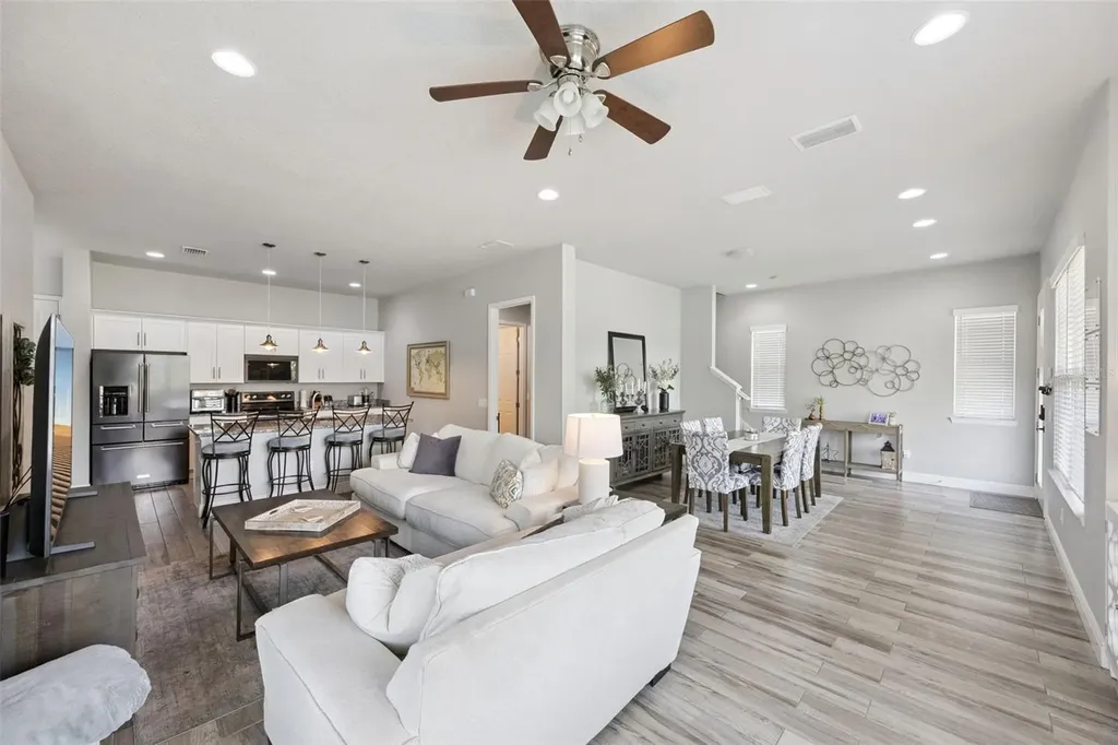135 E Crystal Lake Street Orlando FL 32806