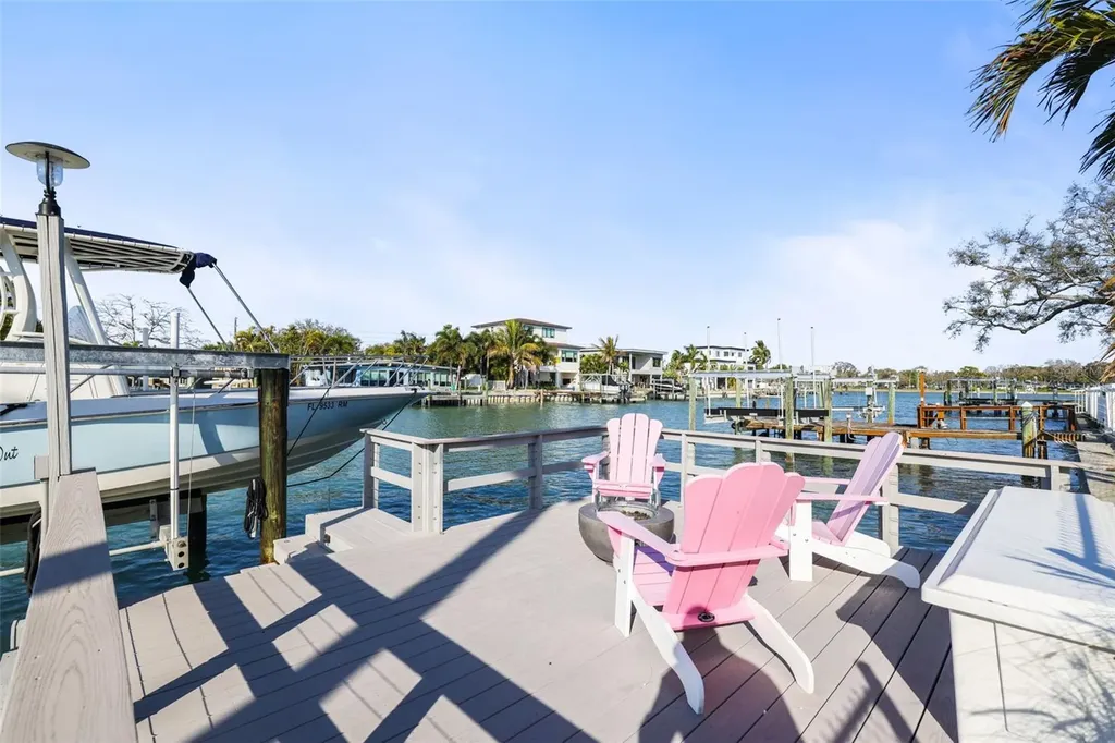 7833 1st Avenue S St Petersburg FL 33707