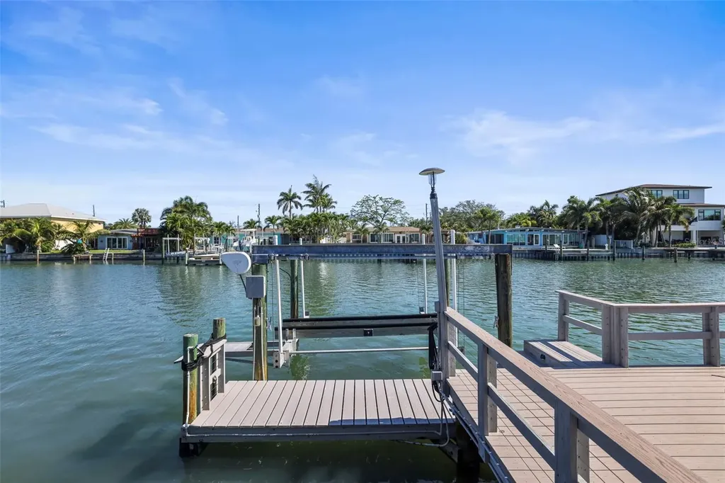 7833 1st Avenue S St Petersburg FL 33707