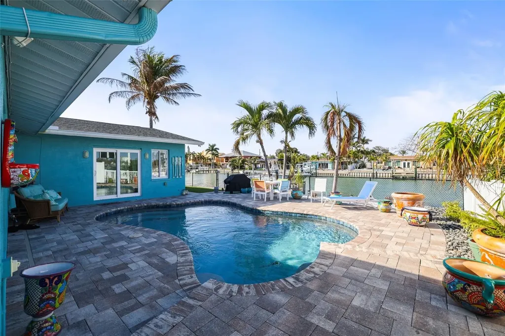 7833 1st Avenue S St Petersburg FL 33707