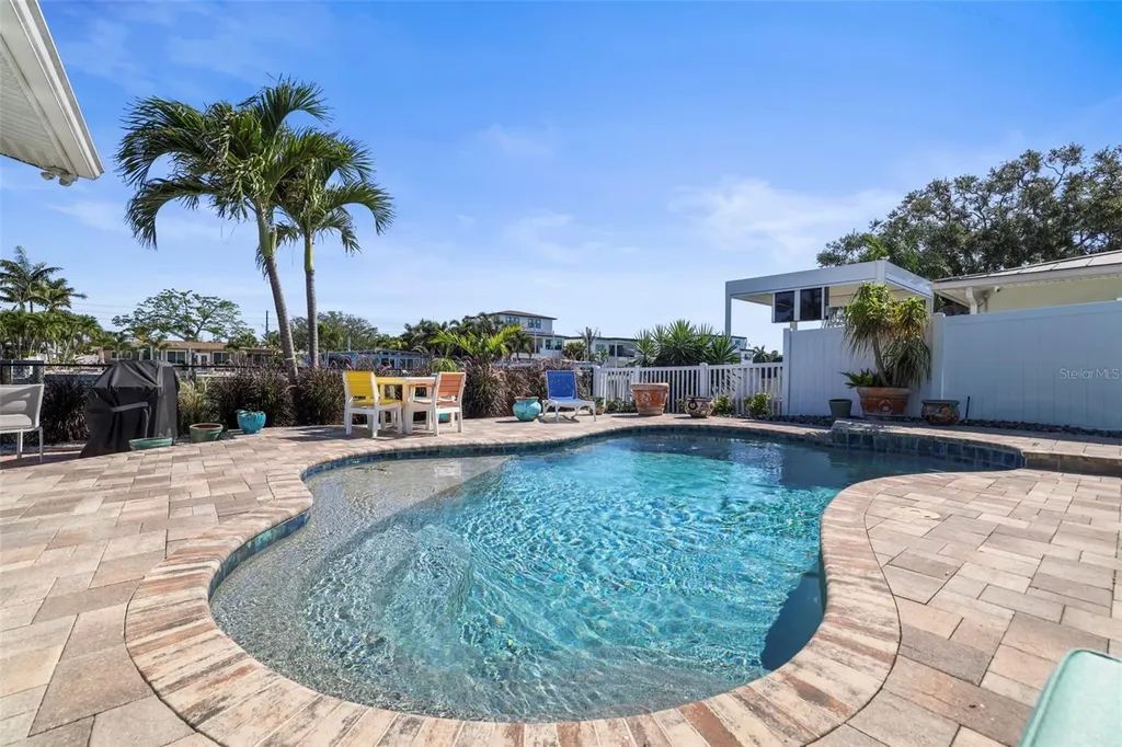 7833 1st Avenue S St Petersburg FL 33707