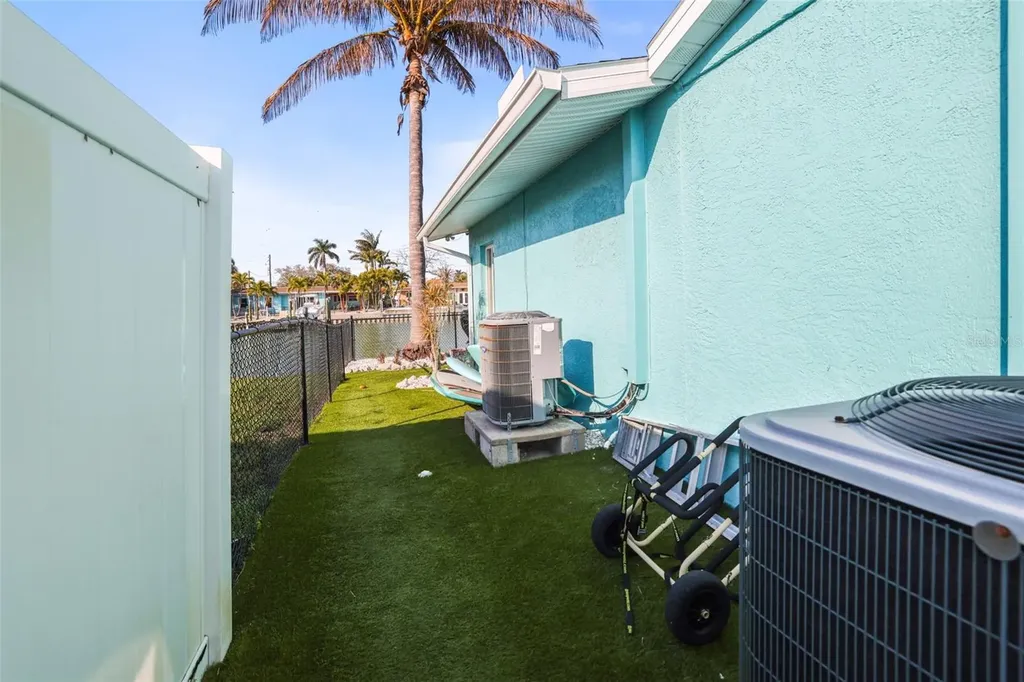 7833 1st Avenue S St Petersburg FL 33707