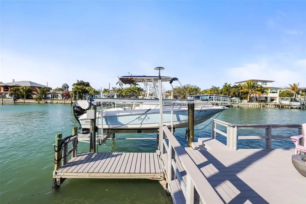 7833 1st Avenue S St Petersburg FL 33707