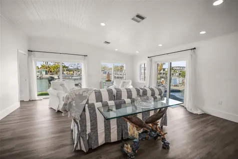 7833 1st Avenue S St Petersburg FL 33707