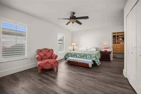 7833 1st Avenue S St Petersburg FL 33707