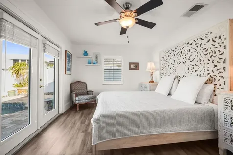 7833 1st Avenue S St Petersburg FL 33707