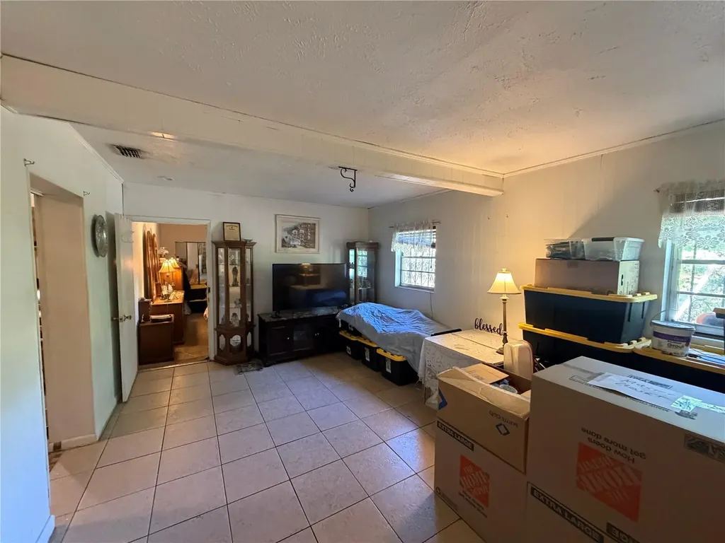 2010 E Chelsea Street Tampa FL 33610