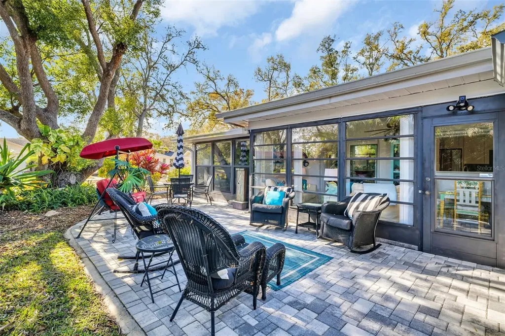 1303 Glengarry Drive Palm Harbor FL 34684