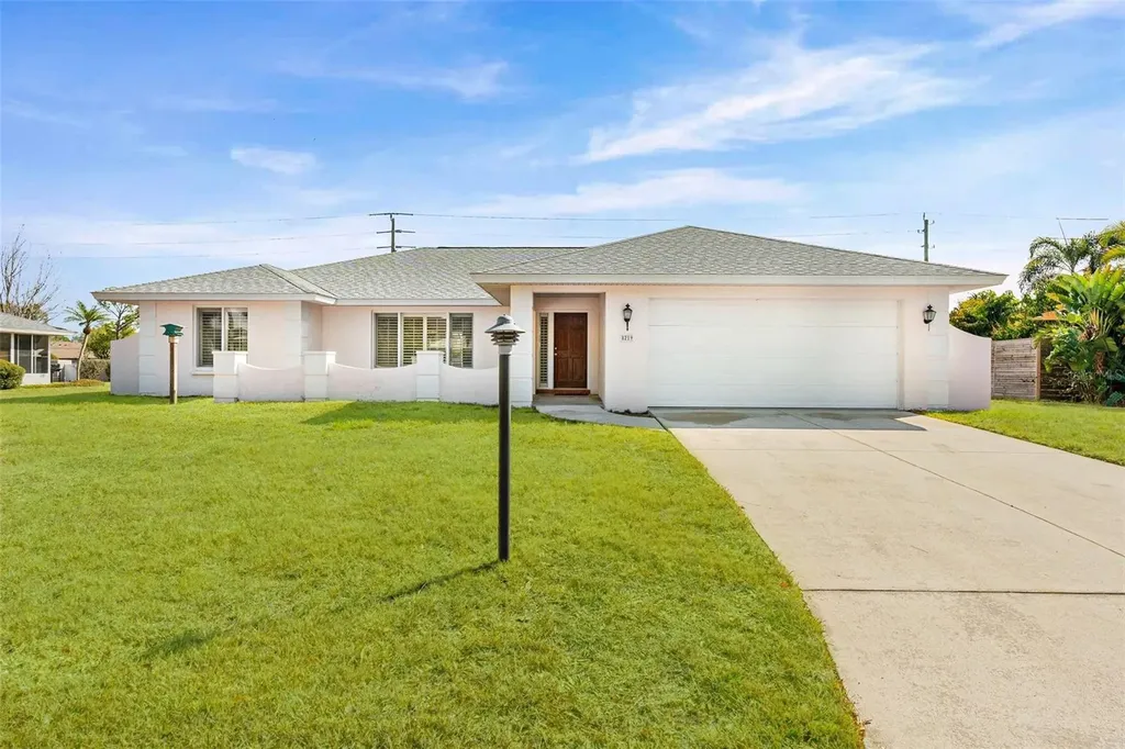 8219 Timber Lake Lane Sarasota FL 34243