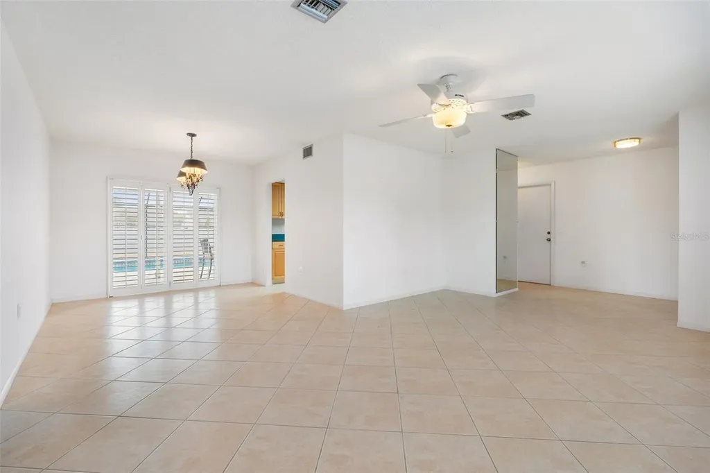8219 Timber Lake Lane Sarasota FL 34243