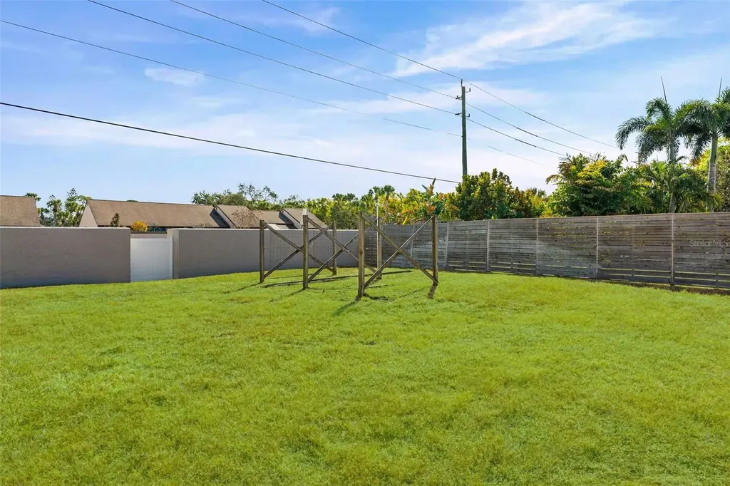 8219 Timber Lake Lane Sarasota FL 34243