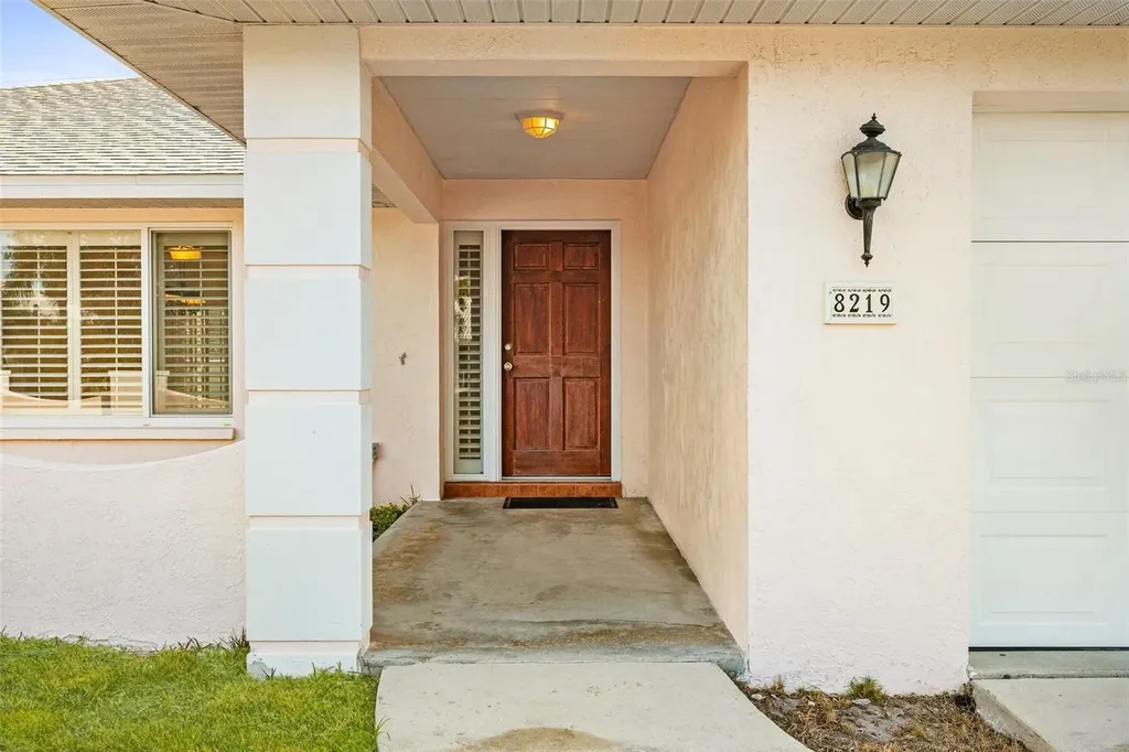 8219 Timber Lake Lane Sarasota FL 34243