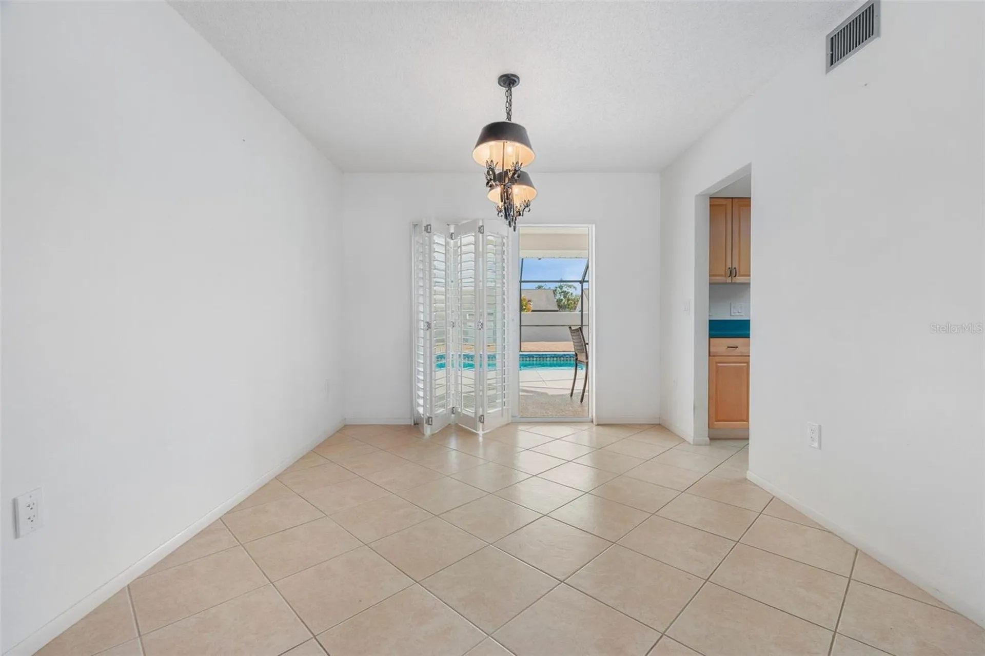 8219 Timber Lake Lane Sarasota FL 34243