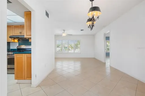 8219 Timber Lake Lane Sarasota FL 34243