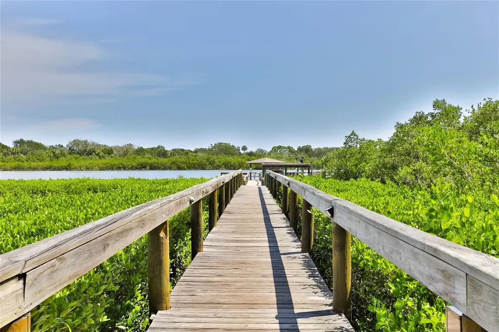 522 Starboard Avenue Edgewater FL 32141