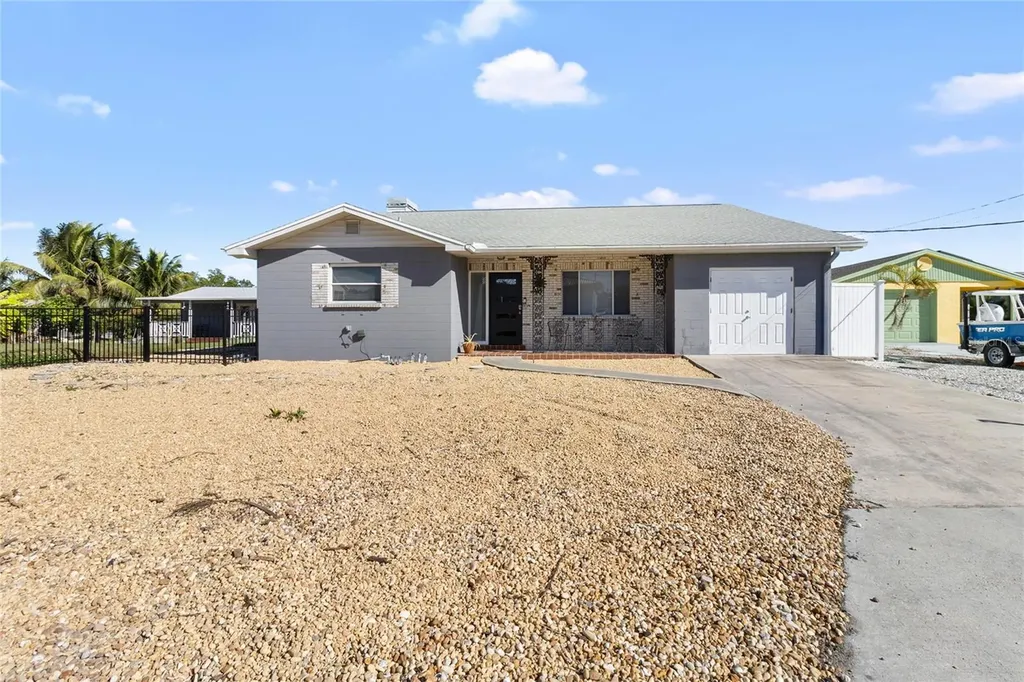 824 Seabreeze Drive Ruskin FL 33570