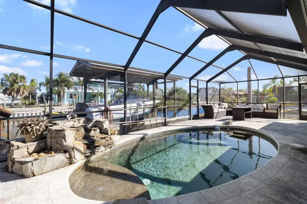824 Seabreeze Drive Ruskin FL 33570
