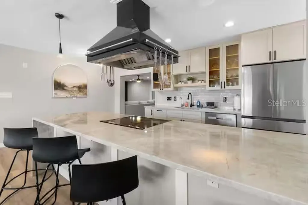 824 Seabreeze Drive Ruskin FL 33570