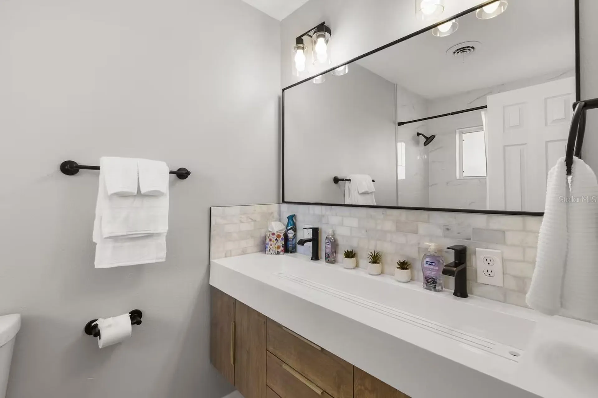 824 Seabreeze Drive Ruskin FL 33570