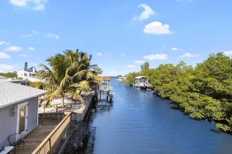 824 Seabreeze Drive Ruskin FL 33570