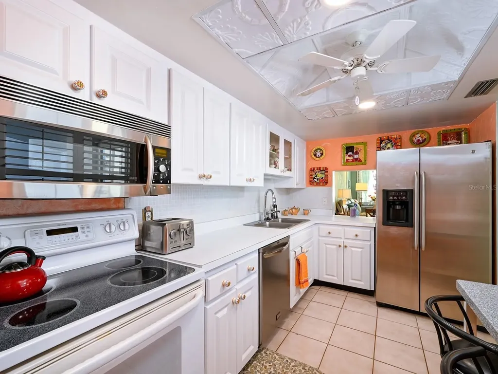 1770 Benjamin Franklin Drive Sarasota FL 34236