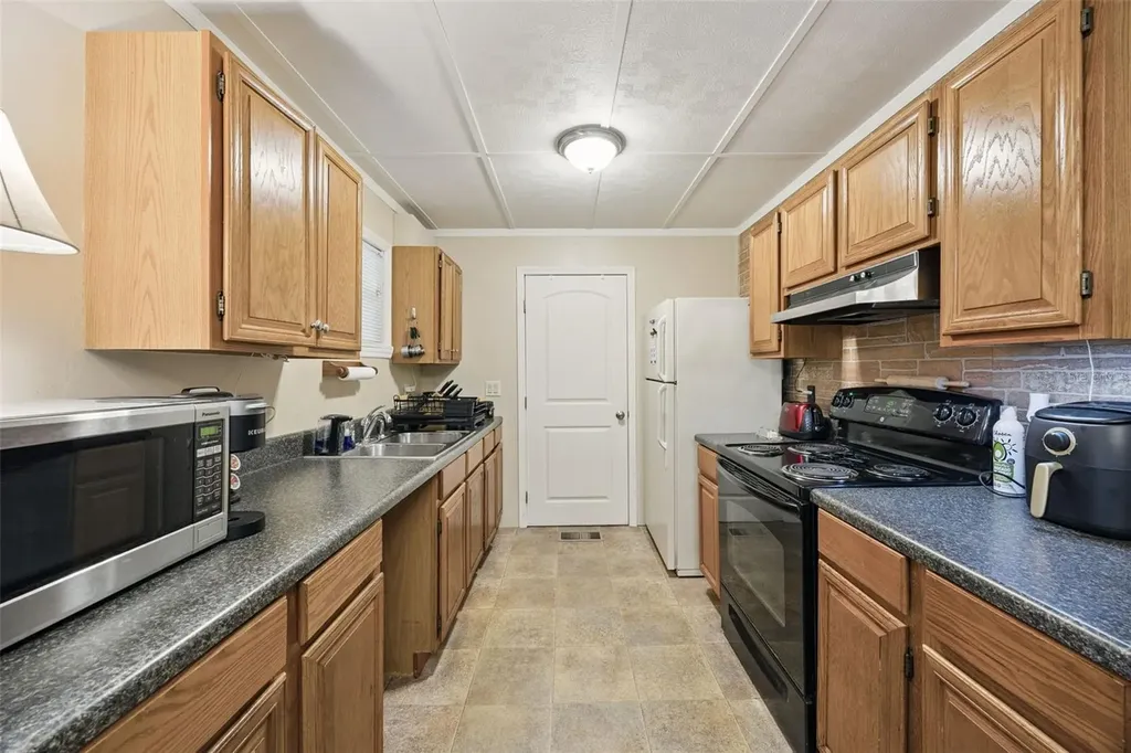 1366 Wildwood Street Apopka FL 32703