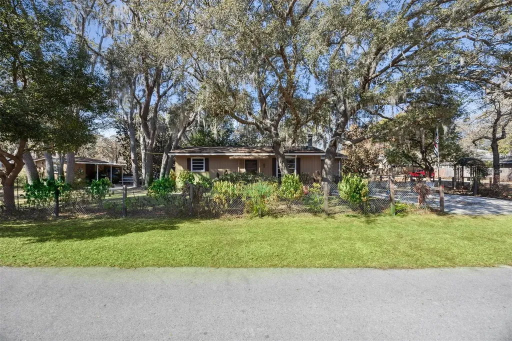 1366 Wildwood Street Apopka FL 32703