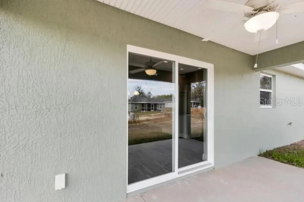 25 Locust Loop Lane Ocala FL 34472
