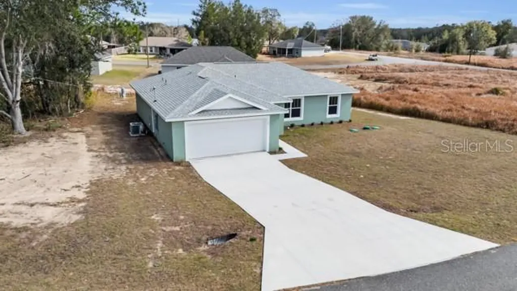 25 Locust Loop Lane Ocala FL 34472