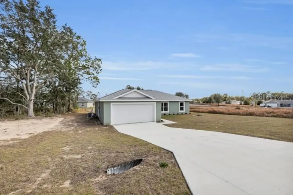 25 Locust Loop Lane Ocala FL 34472