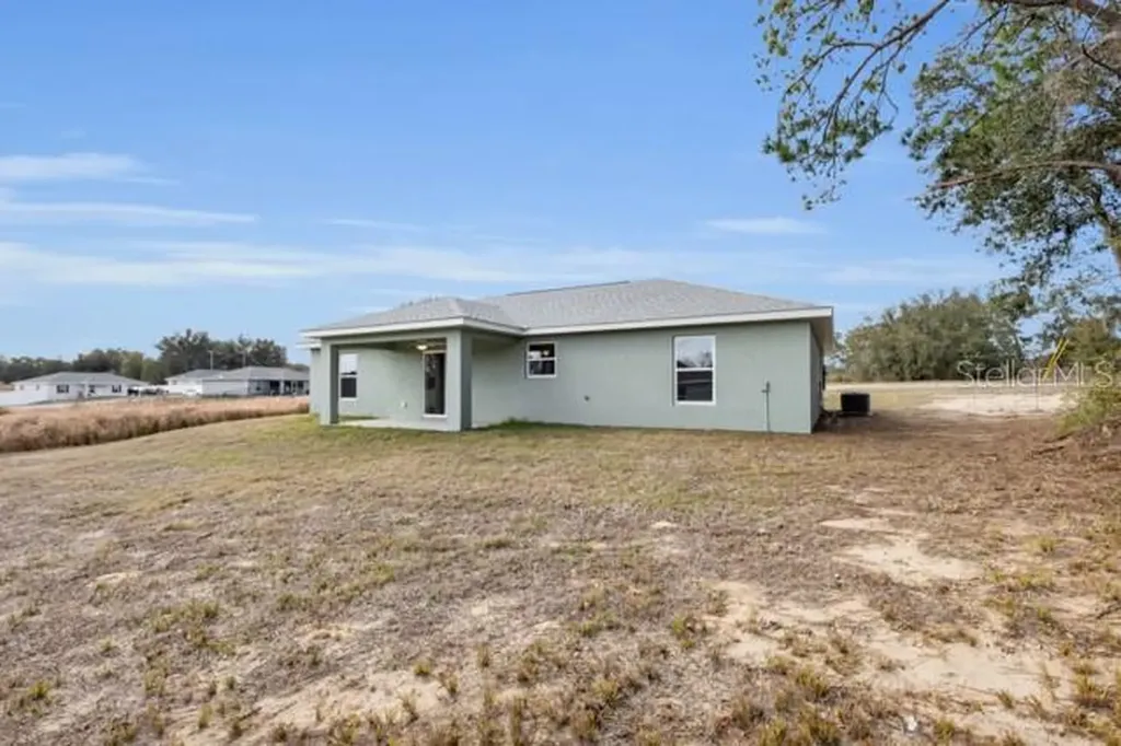 25 Locust Loop Lane Ocala FL 34472