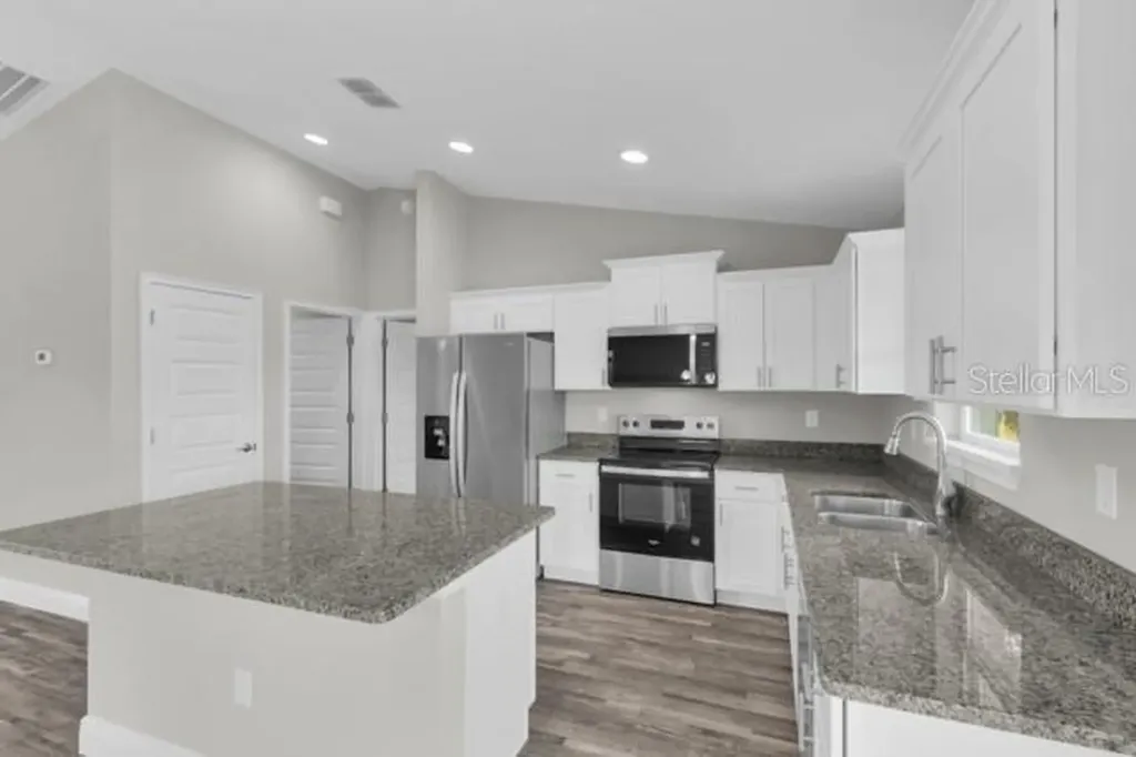 25 Locust Loop Lane Ocala FL 34472