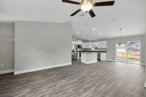 25 Locust Loop Lane Ocala FL 34472